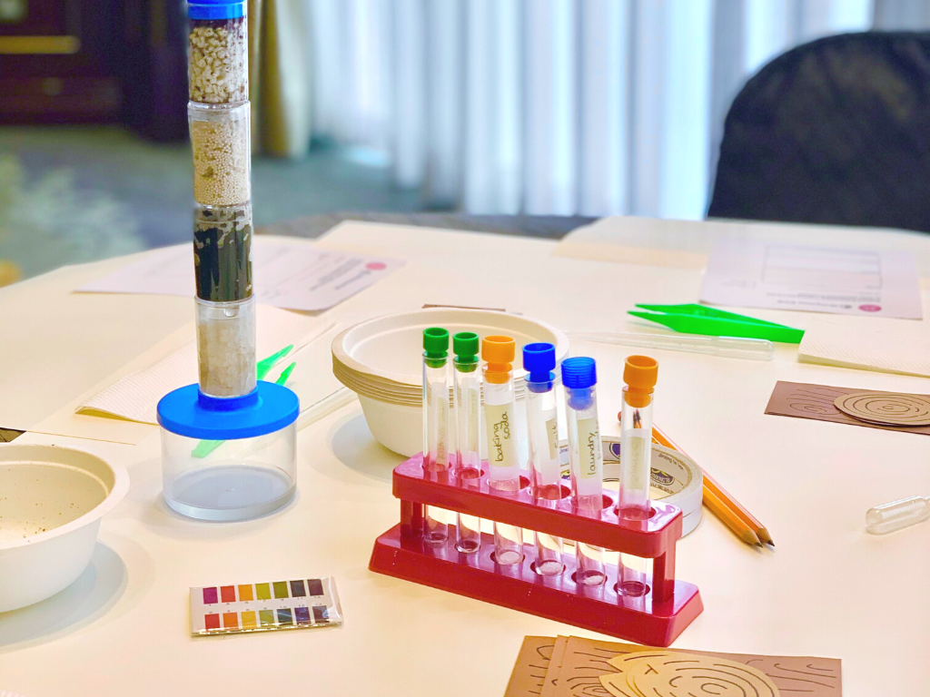 Forensic Chemist Lab: pH, Acid & Alkali (with medical grade lab tools)